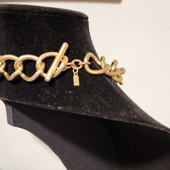 Monet Toggle Bar Necklace Choker Gold tone, Vintage. 18 inches - Picture 4 of 4